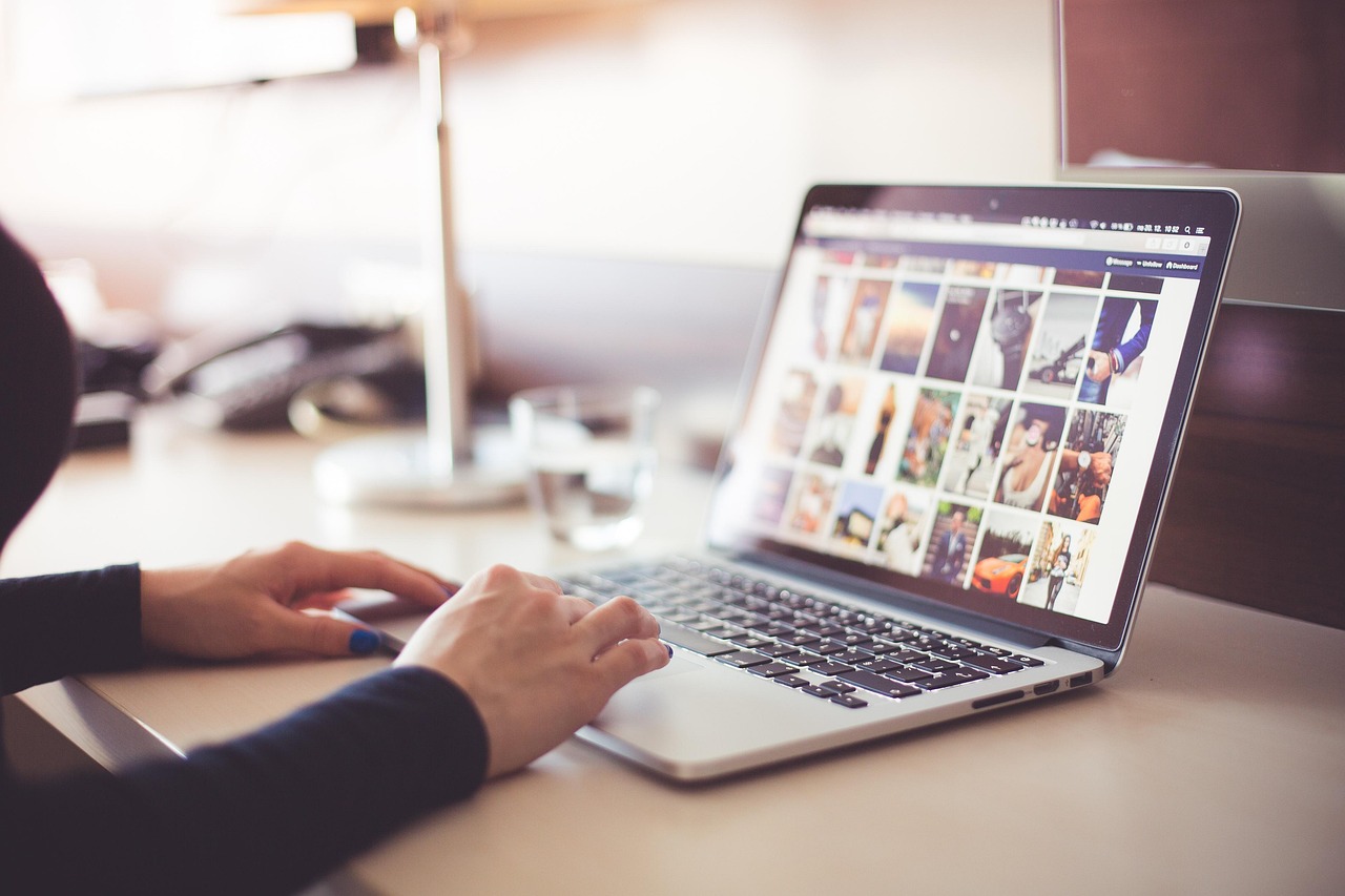 invoiceror vs freshbooks for solo consultants